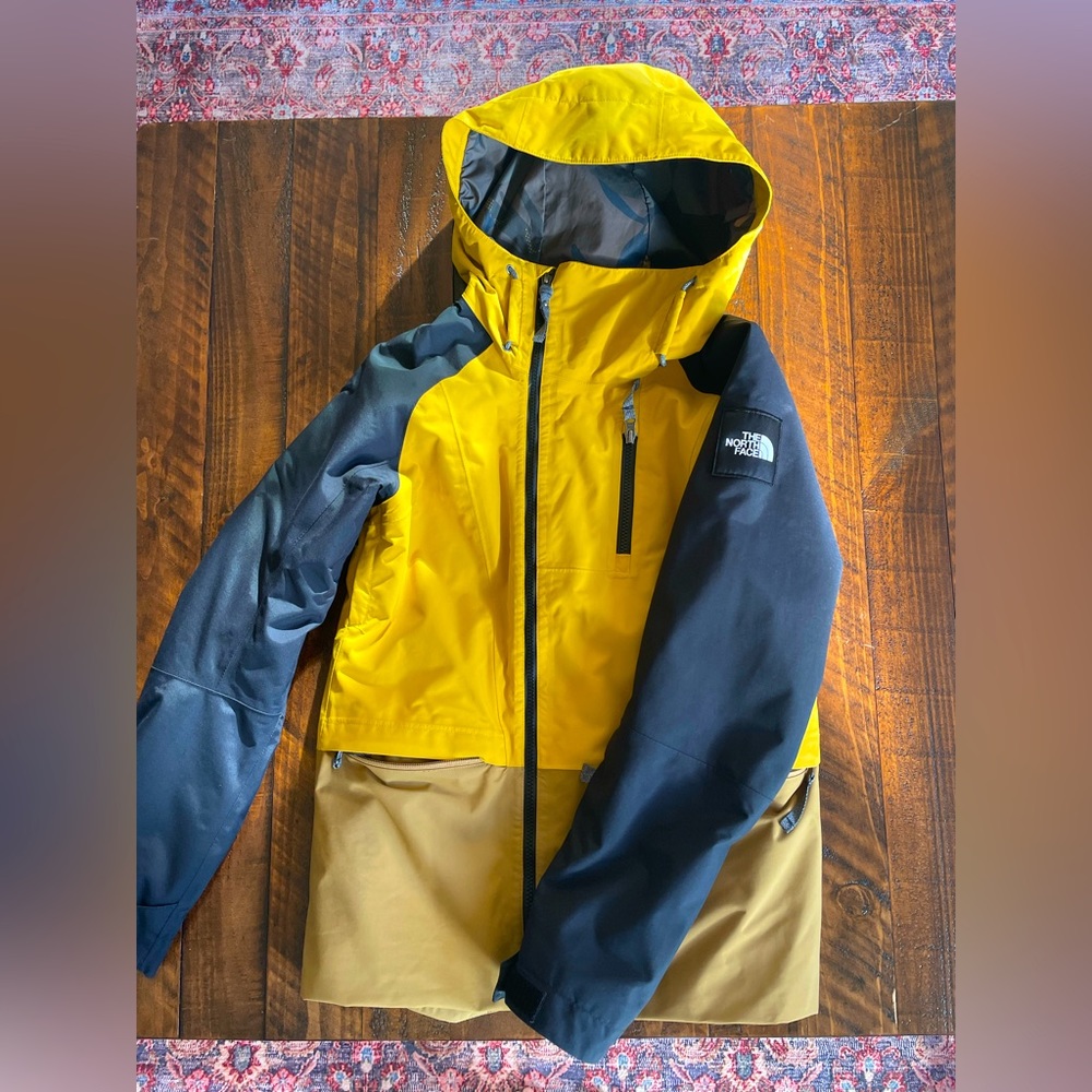 Women’s North Face Winter Jacket SMALL